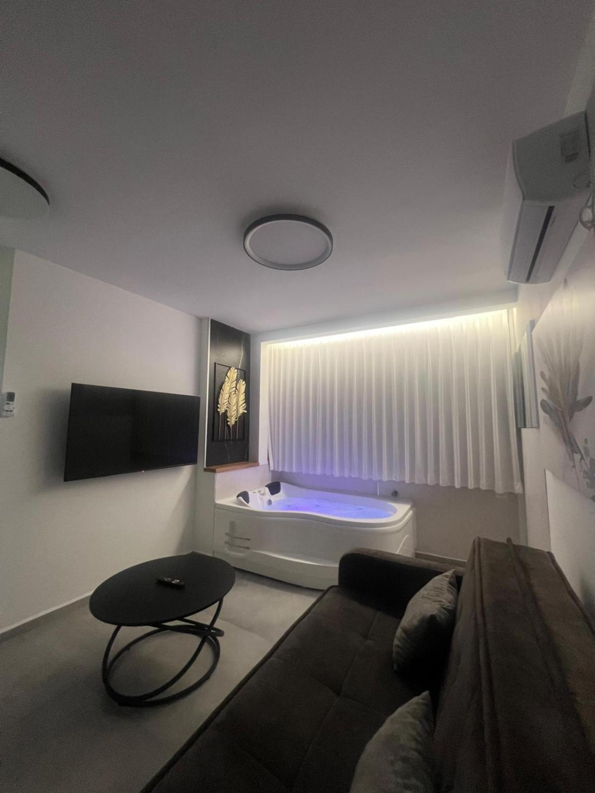 חוויה בכיכר גולד Appartement Netanja Buitenkant foto